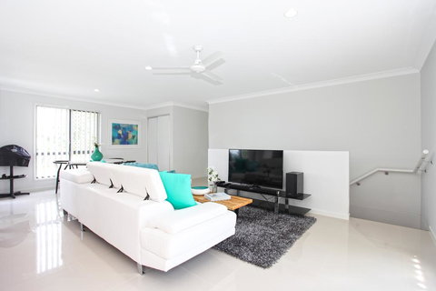 Beach Breeze Holiday House - Mackay Tourism 2
