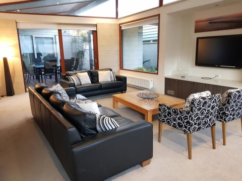 Beach Haven - Mackay Tourism 0