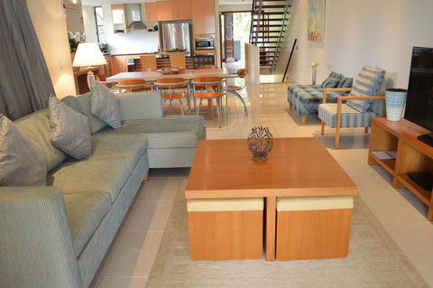 Beach House Apartment 1 - Mackay Tourism 2