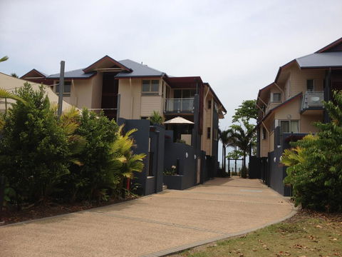 Beach House Apartment 1 - Mackay Tourism 0