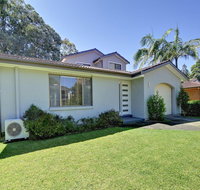 Beach House' 8 Mistral Close - large house with aircon - Mackay Tourism
