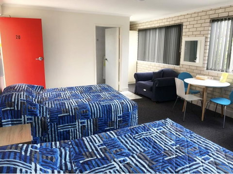 Beach Park Motel - Mackay Tourism 2