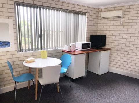 Beach Park Motel - Mackay Tourism 1