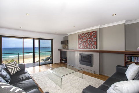 Beach Rd 24 Mollymook - Mackay Tourism 3