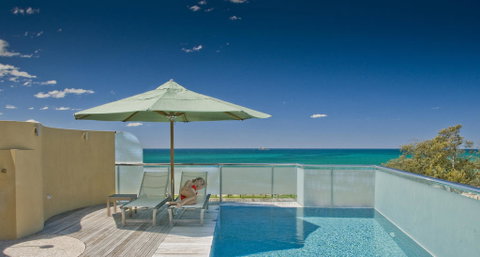 Beach Suites - Mackay Tourism 0