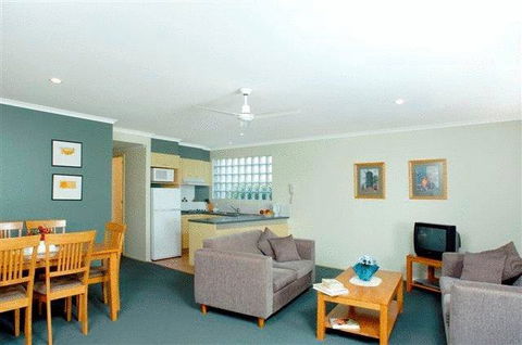 Beaches Holiday Resort - Mackay Tourism 2