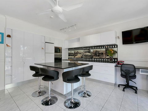 Beachfront Apartment Agincourt Clifton Beach - Mackay Tourism 1