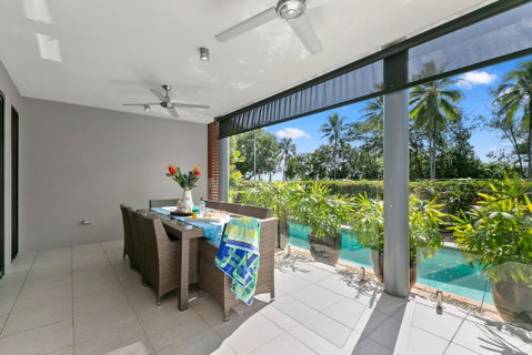 Beachfront Apartment With Ocean Views - Mackay Tourism 0