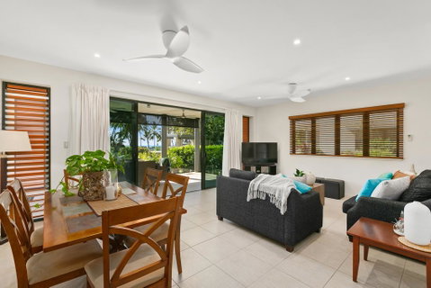 Beachfront Apartment With Ocean Views - Mackay Tourism 2
