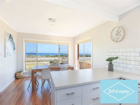 Beachfront Living! - Mackay Tourism 0