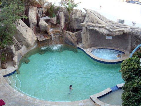 Beachfront Mooloolaba Apartment - Mackay Tourism 3