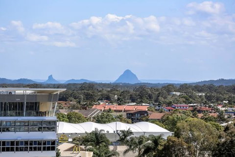 Beachfront Mooloolaba Apartment - Mackay Tourism 2