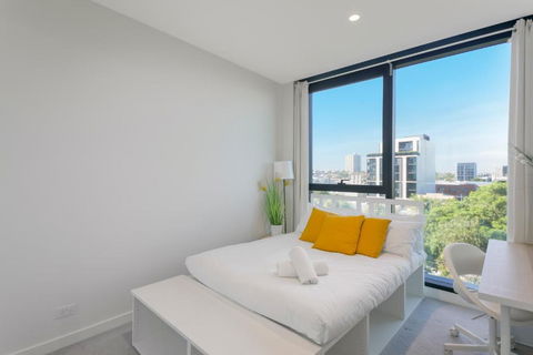 REST COLLECTION One Bedroom Apartment With Study - Mackay Tourism 1