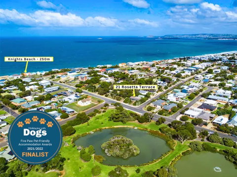 Retro Groovy Pad Pt Elliot - Mackay Tourism 0