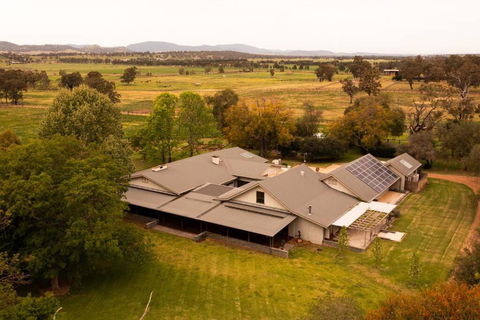 Redbank Estate - Luxury In Scone - Mackay Tourism 0