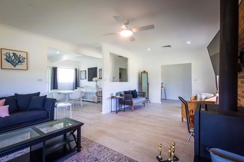 Redims Hill Cottage - Mackay Tourism 3