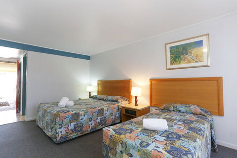 Reef Resort Motel - Mackay Tourism 3