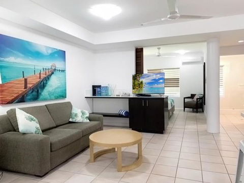REEF RETREAT APARTMENTS PALM COVE Unit 13 - Mackay Tourism 0