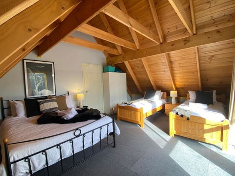 Reel & Relax: 3BR Beach House - Fish, Swim, Surf - Mackay Tourism 3