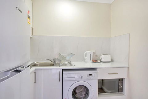 Renovated Stylish Studio - Mackay Tourism 3