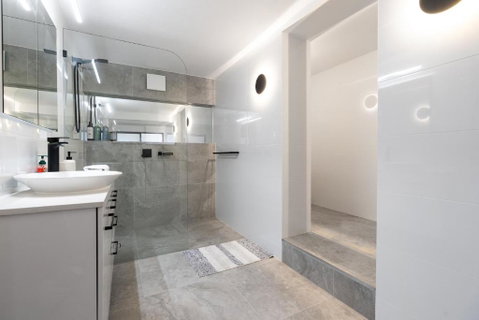 Renovated Townhouse Close To The CBD And Schools - Mackay Tourism 3