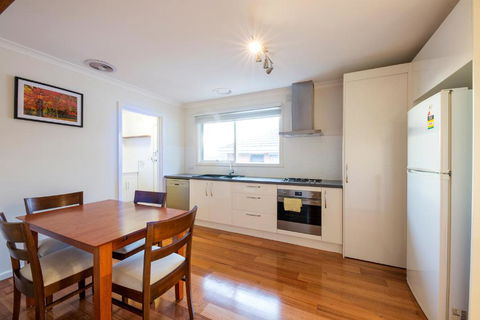 Rent Melbourne - Mackay Tourism 0