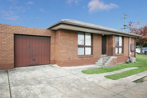 Rent Melbourne - Mackay Tourism 1