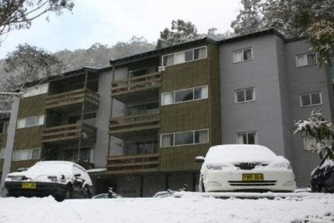 Retro 2 Bedroom Apartment - Mackay Tourism 1