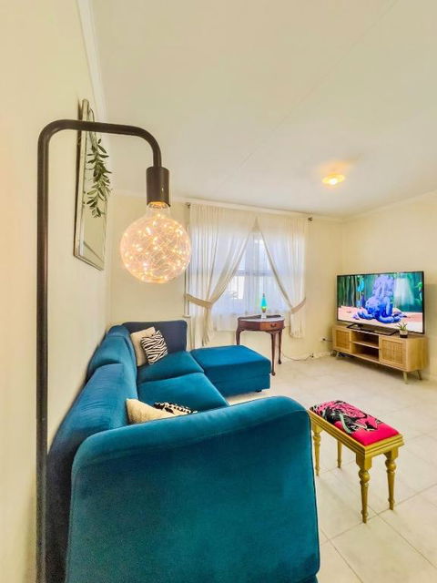 RetroRhapsody - Mackay Tourism 0