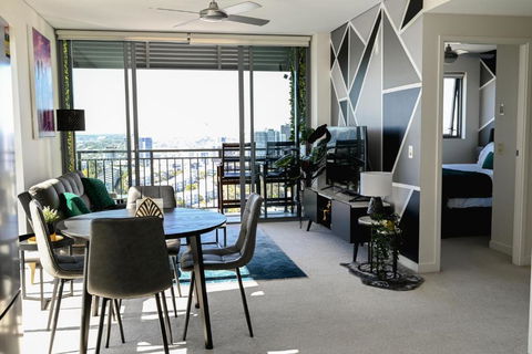 River View Apartment In Brisbane With Parking - Mackay Tourism 1