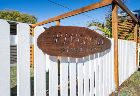 Riverdale Boutique Townhouses No 12 - Mackay Tourism 0