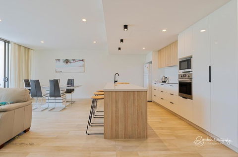 RIVERFRONT BREEZE @ The Cosmopolitan Unit10307 - Mackay Tourism 0