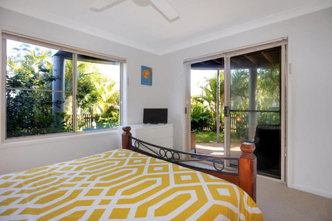 Riverside Views Hawks Nest - Mackay Tourism 2