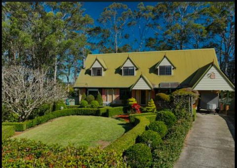 Riverside Vintage Home - Mackay Tourism 0
