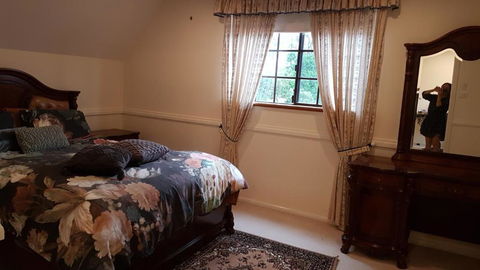 Riverside Vintage Home - Mackay Tourism 1