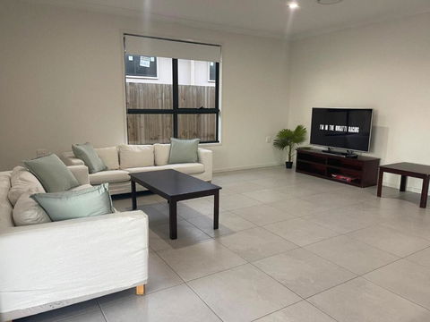 Redbank Plains Cozy Retreat - Mackay Tourism 0