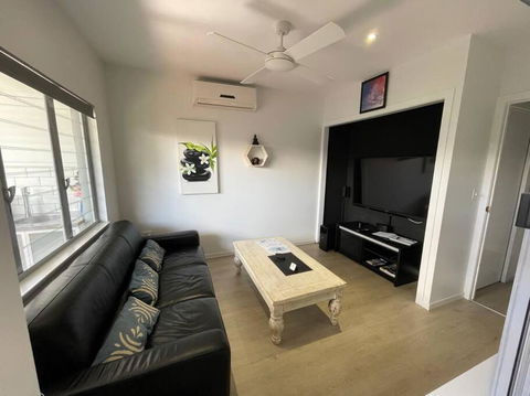 Relax At Trinity Beach Getaway, Blue Lagoon, Trinity Beach - Mackay Tourism 2