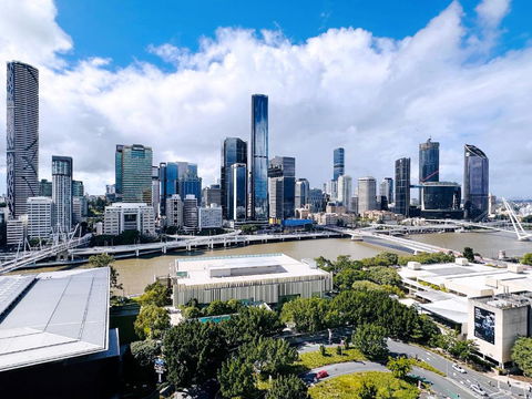 Riverview Haven Prime Spot For NY Fireworks - Mackay Tourism 0