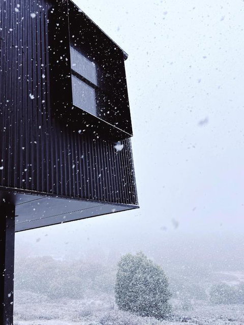 Roam Merrijig - Luxury Stay With Mountain Views - Foothills Of Mt Buller - Mackay Tourism 3