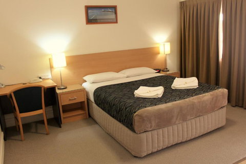 Rockhampton Palms Motor Inn - Mackay Tourism 1