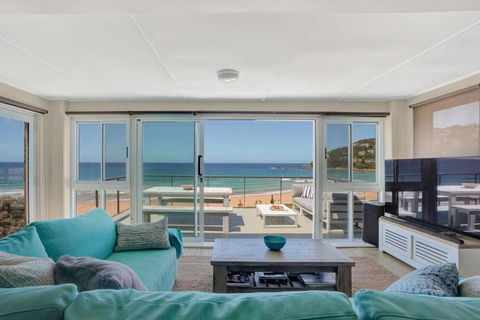 Rocklands Palm Beach Front - Mackay Tourism 0