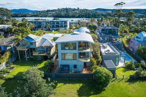 Rolling Waves 3 - Beach Access & Pet Friendly! - Mackay Tourism 1