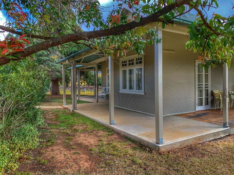 Roma Cottage On Roma Orchard - Mackay Tourism 2