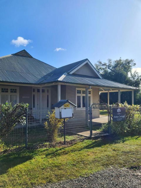 Roma Cottage On Roma Orchard - Mackay Tourism 1