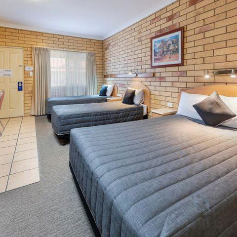 Roma Mid Town Motor Inn - Mackay Tourism 1