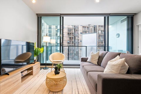 Rooftop Pool 2BR Apt At Marvel Stadium With Free Parking - Mackay Tourism 1