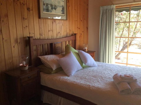 Rose Cottage - Mackay Tourism 2
