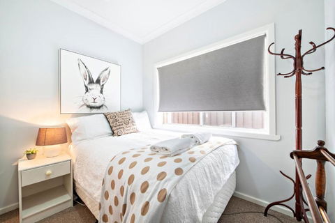 Rosewood Cottage - Stroll To Central, Cosy Escape - Mackay Tourism 2