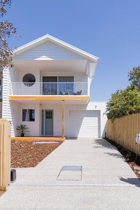 Rosewood Retreat New Luxury Home - Mackay Tourism 1