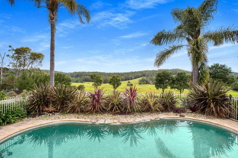 Roxy - A Secluded Luxury Estate Near Berry, Where Serenity Meets Family Comfort - Mackay Tourism 0